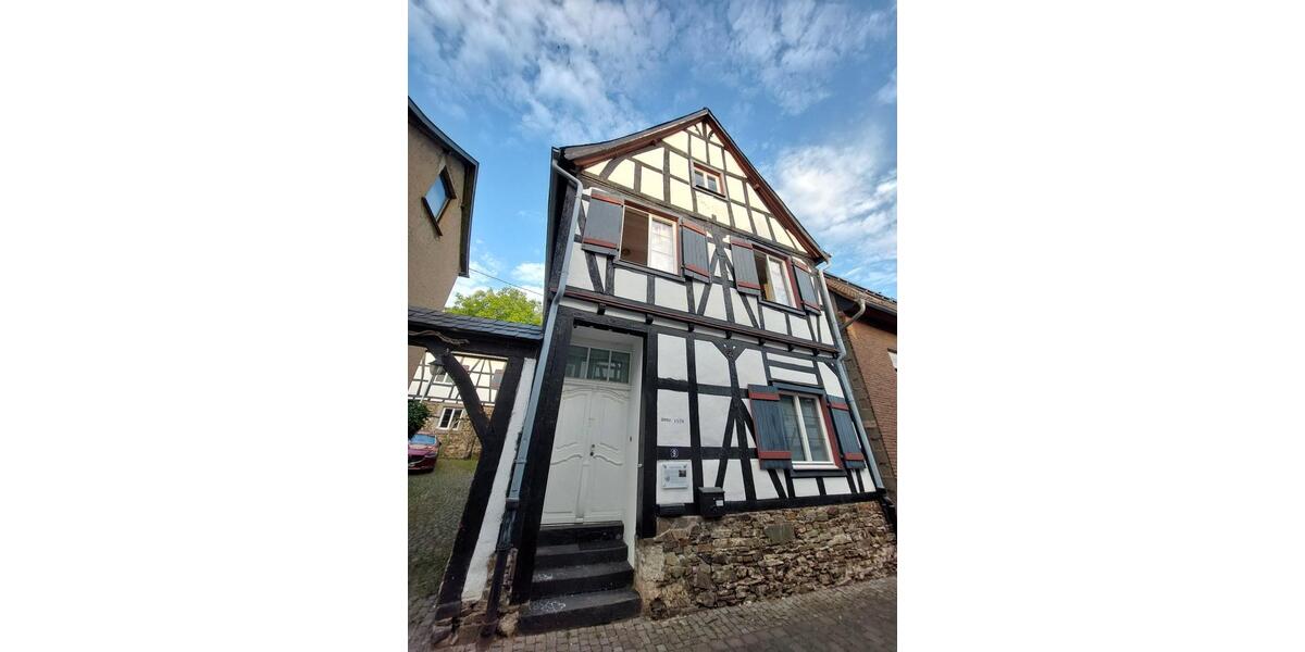 Mehrfamilienhaus, Wohnhaus Rheinbreitbach - 8 Zimmer, 403 m&sup2;, 697.000&euro; | Angebot:25852404
