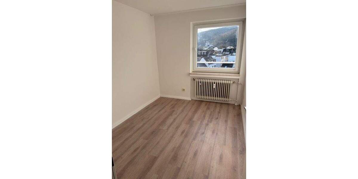 Etagenwohnung Remagen - 4 Zimmer, 90 m&sup2;, 985&euro; | Angebot:25702806
