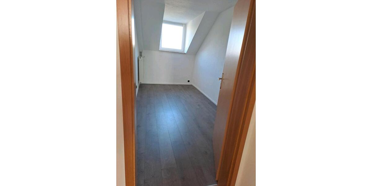 Dachgeschoßwohnung Bad Honnef - 2 Zimmer, 65 m&sup2;, 900&euro; | Angebot:25947683