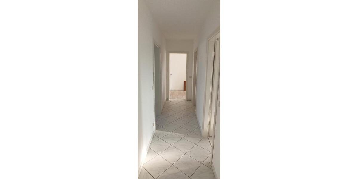 Dachgeschoßwohnung Neuwied - 3 Zimmer, 82 m&sup2;, 765&euro; | Angebot:26645357