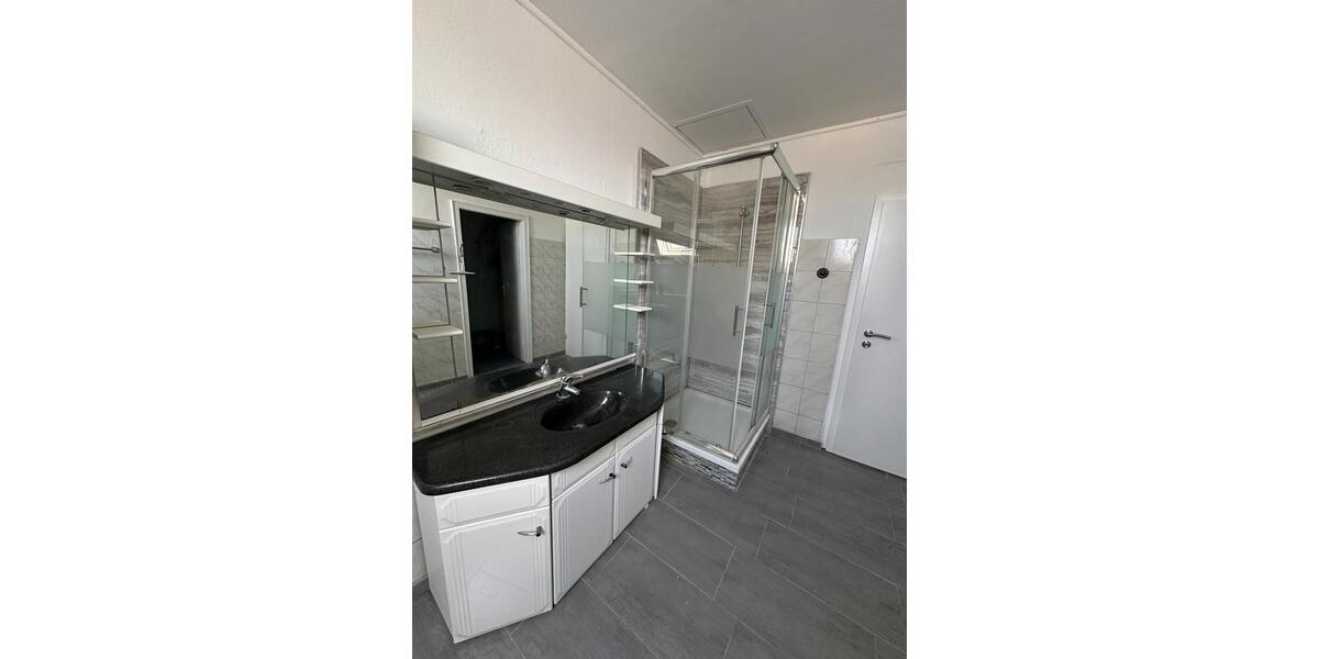 Dachgeschoßwohnung Kruft - 3 Zimmer, 80 m&sup2;, 700&euro; | Angebot:25075013