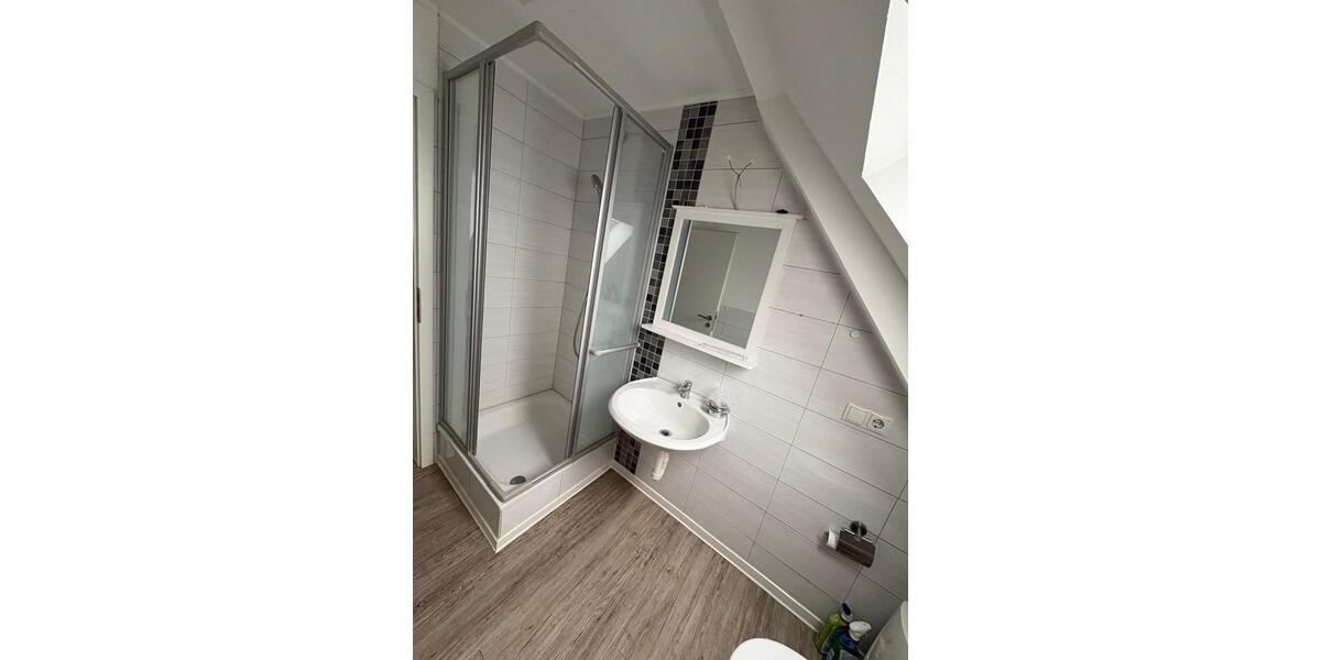 Dachgeschoßwohnung Nickenich - 2 Zimmer, 45 m&sup2;, 30&euro; | Angebot:25906880