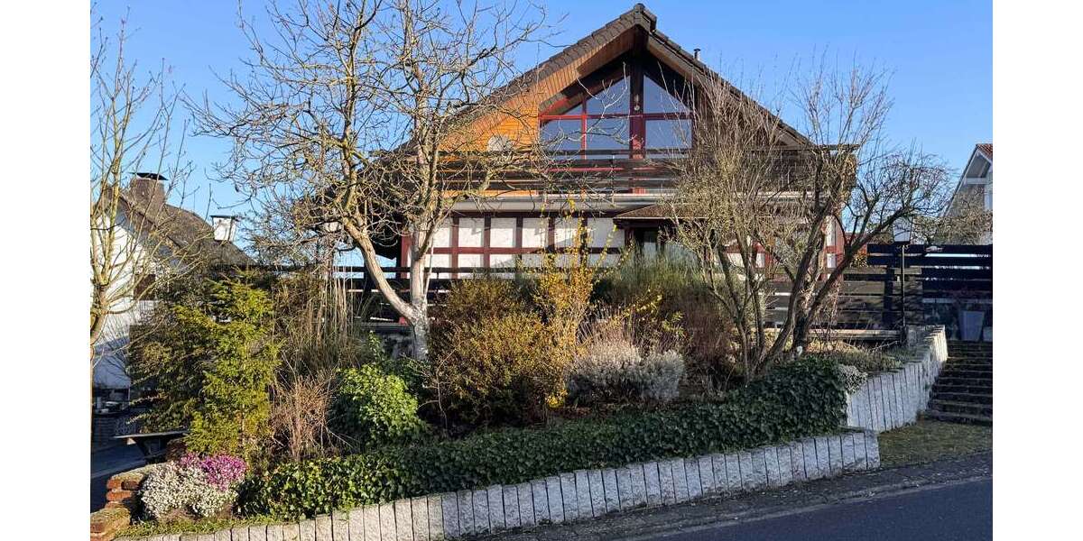 Einfamilienhaus Unkel - 7 Zimmer, 179 m&sup2;, 498.000&euro; | Angebot:25636566