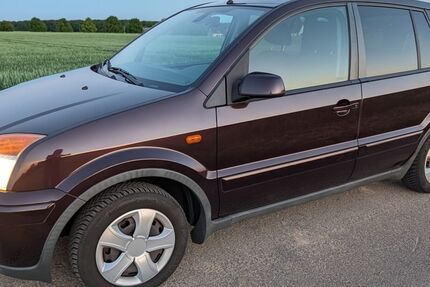 Ford Fusion 136.000 km 2.200 &euro; Erpel 53579