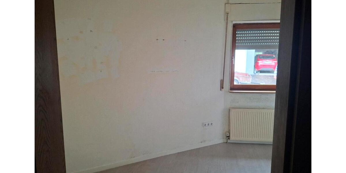 Etagenwohnung Andernach - 7 Zimmer, 240 m&sup2;, 240.000&euro; | Angebot:26677012