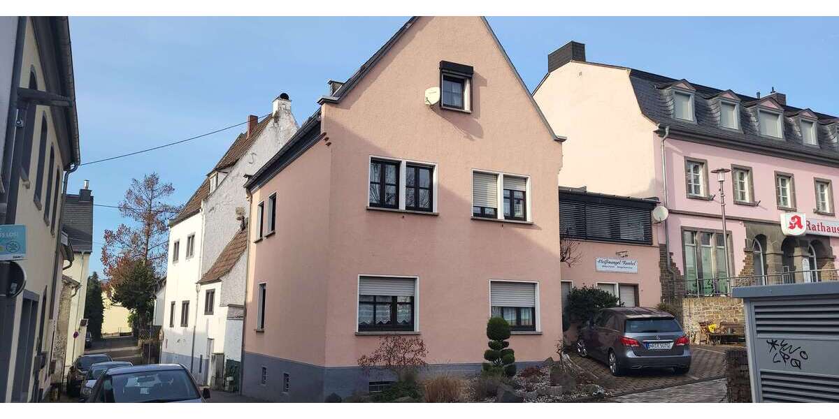 Einfamilienhaus Neuwied Feldkirchen - 9 Zimmer, 215 m&sup2;, 390.000&euro; | Angebot:27504259