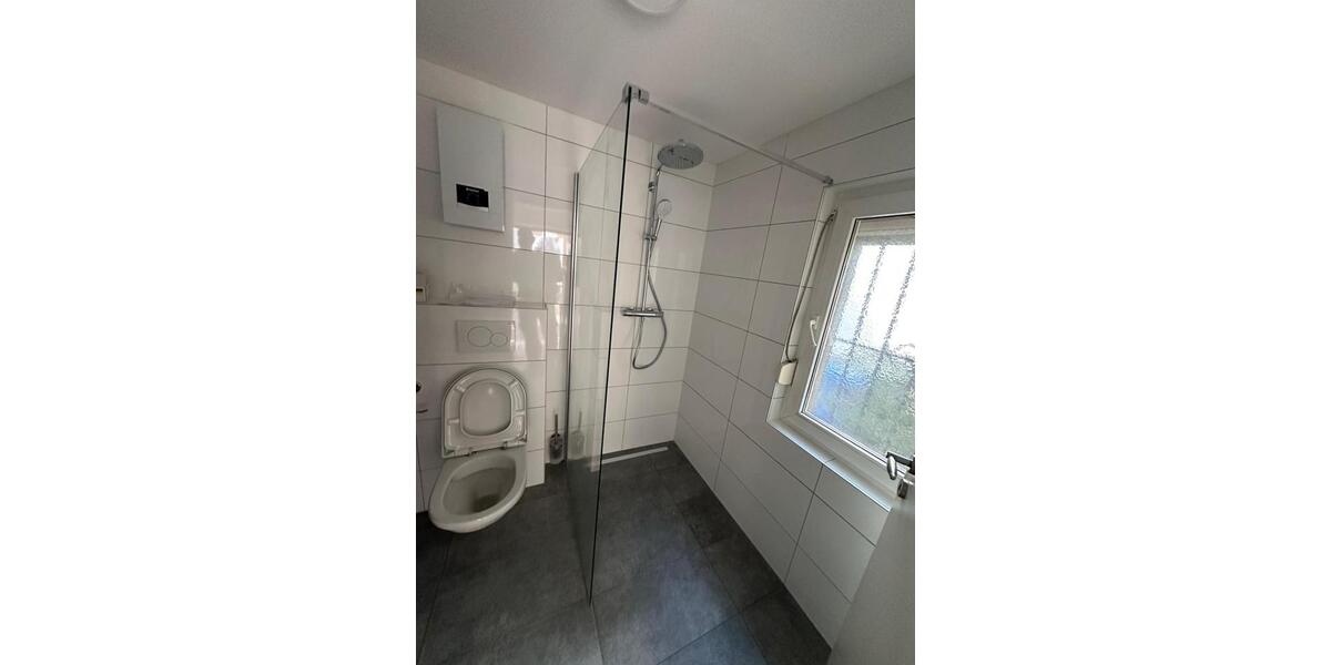 Etagenwohnung Neuwied Feldkirchen - 7 Zimmer, 170 m&sup2;, 1.800&euro; | Angebot:26032374