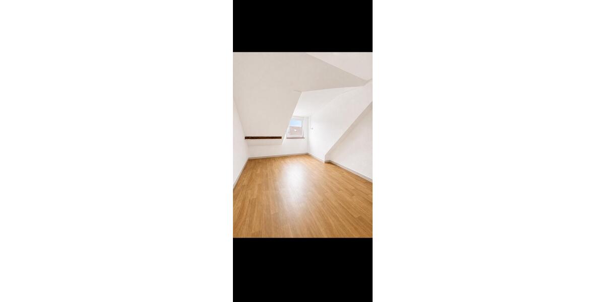Dachgeschoßwohnung Neuwied - 6 Zimmer, 150 m&sup2;, 1.300&euro; | Angebot:26662816