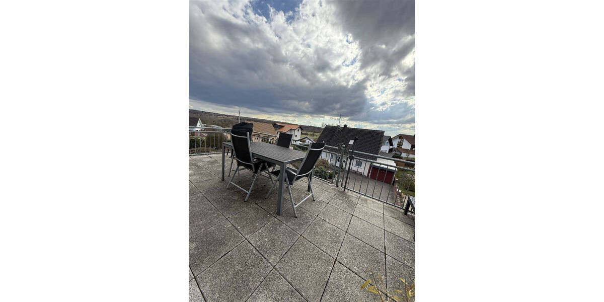 Etagenwohnung Welschneudorf - 4 Zimmer, 124 m&sup2;, 1.100&euro; | Angebot:26018431