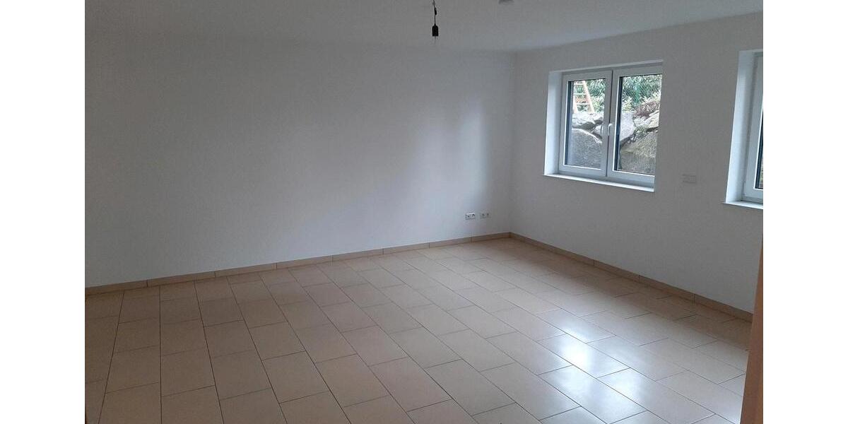 Etagenwohnung Welling - 2 Zimmer, 80 m&sup2;, 550&euro; | Angebot:25875230