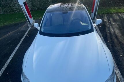Tesla Model S 222.222 km 17.550 &euro; Unkel 53562