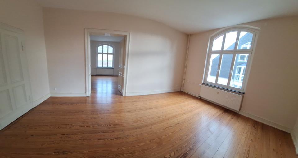 Etagenwohnung Bad Neuenahr-Ahrweiler Ahrweiler - 5 Zimmer, 130 m&sup2;, 1.350&euro; | Angebot:24704880