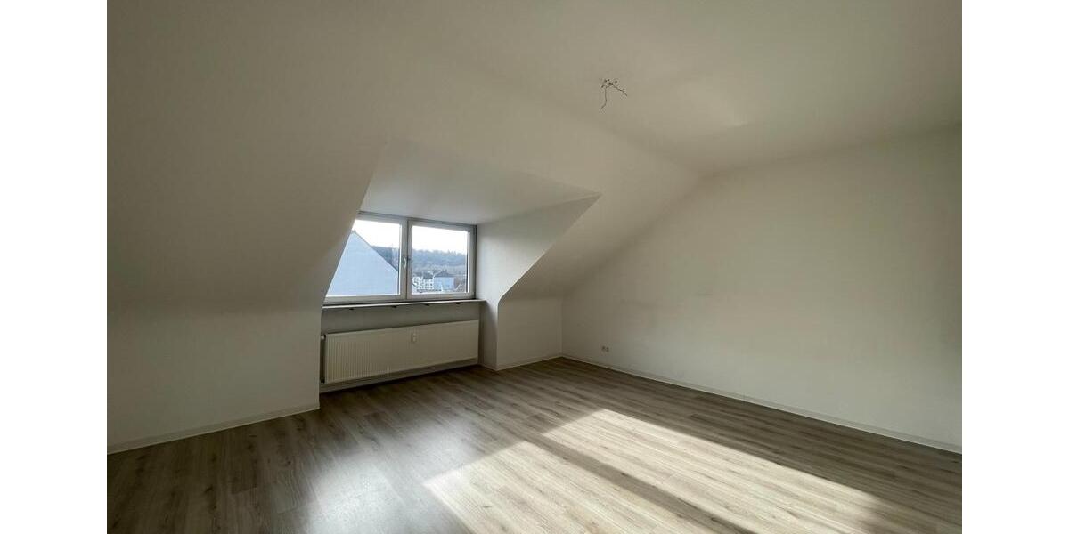 Dachgeschoßwohnung Koblenz - 3 Zimmer, 84 m&sup2;, 795&euro; | Angebot:25378756