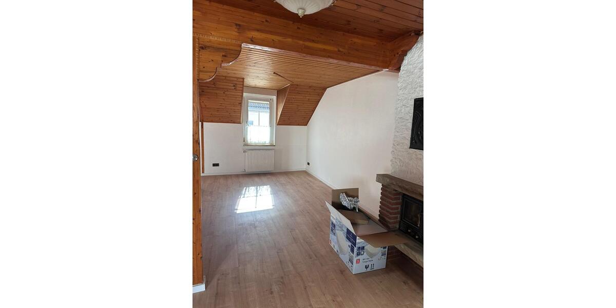 Etagenwohnung Neuwied Feldkirchen - 7 Zimmer, 170 m&sup2;, 1.800&euro; | Angebot:26032374