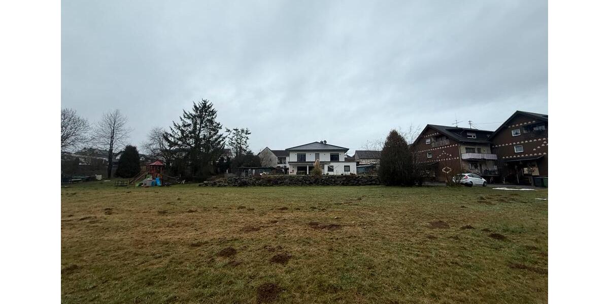 Einfamilienhaus Nauort - 8 Zimmer, 271 m&sup2;, 260.000&euro; | Angebot:25948085