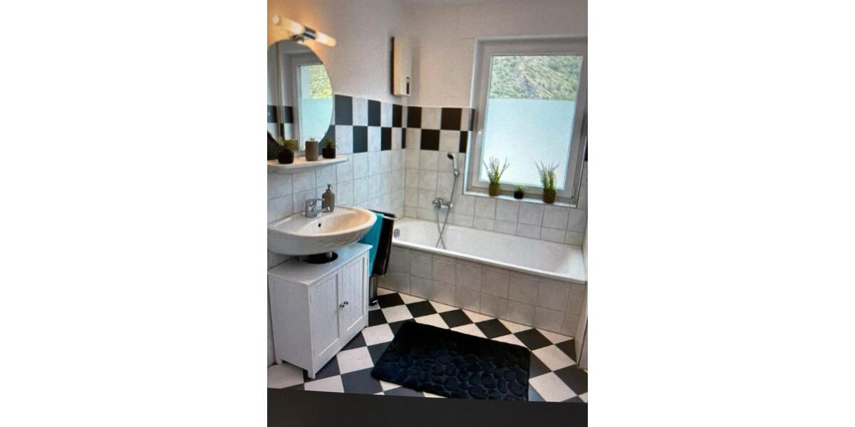 Etagenwohnung Koblenz Karthause - 2 Zimmer, 85 m&sup2;, 450&euro; | Angebot:25614240