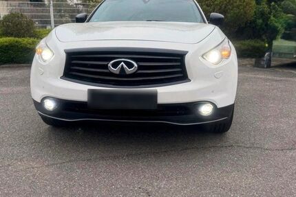 INFINITI QX70 173.000 km 14.900 &euro; Neuwied 56564