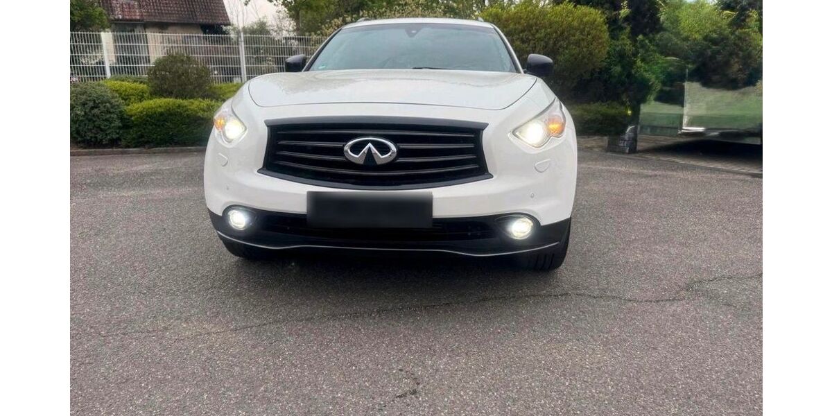 INFINITI QX70 173.000 km 14.900 &euro; Neuwied 56564