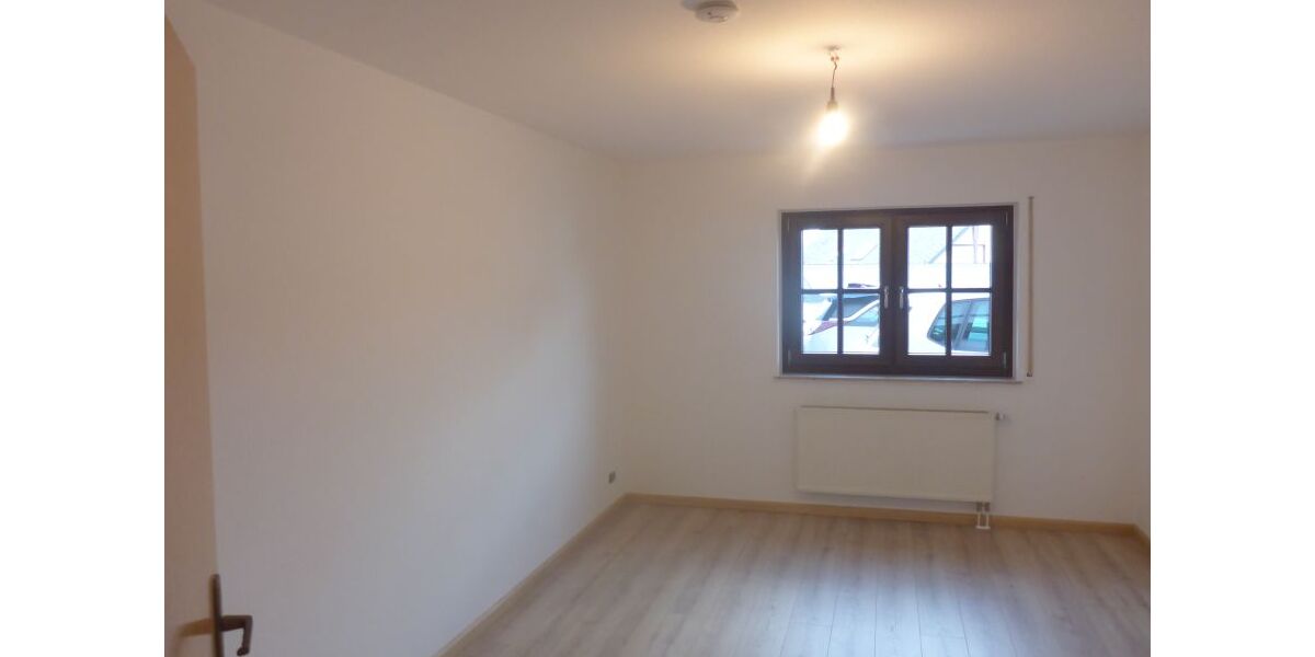 Renovierte & Energetisch modernisierte , helle & freundliche 2-Zimmer-EG-Wohnung zentral in Raubach zu vermieten! - 2- Raubach | Angebot:24576305