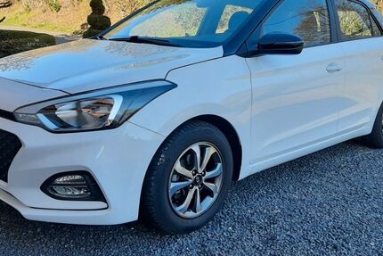 Hyundai i20 58.600 km 11.200 &euro; Koblenz 56070