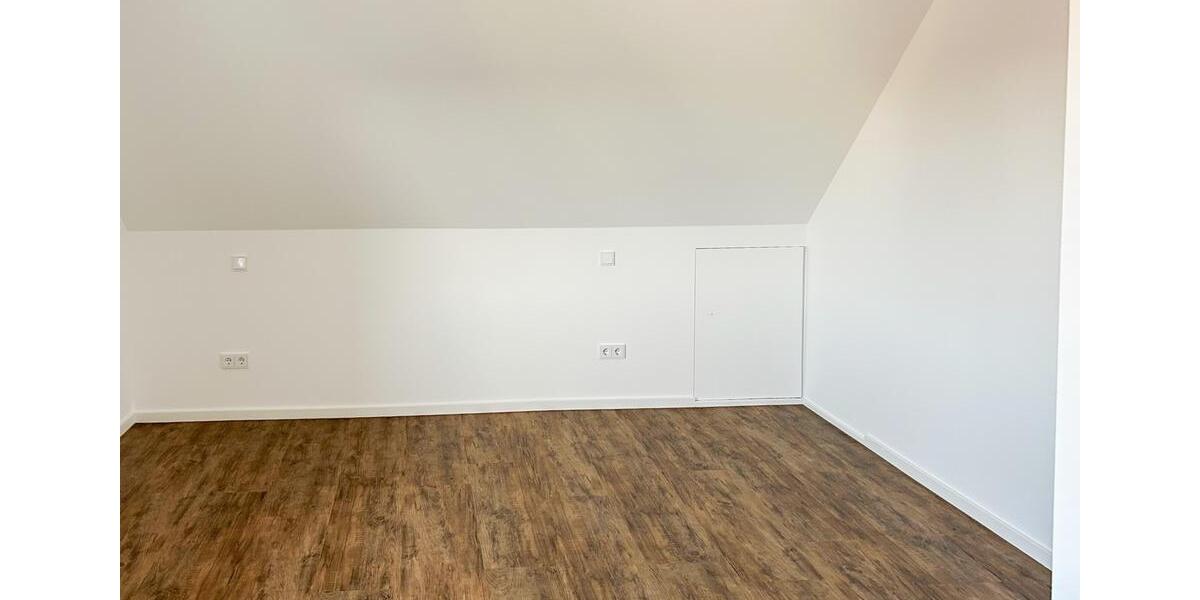 Etagenwohnung Steimel - 5 Zimmer, 158 m&sup2;, 1.100&euro; | Angebot:25269230