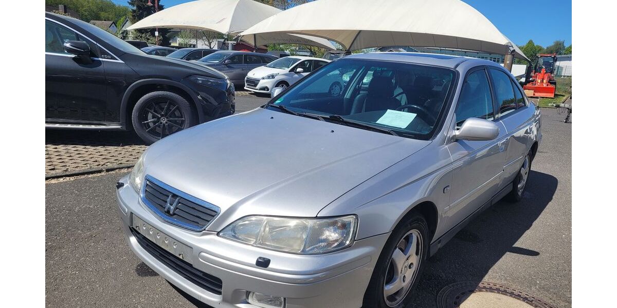 Honda Accord 182.683 km 990 &euro; Vettelschoss 53560