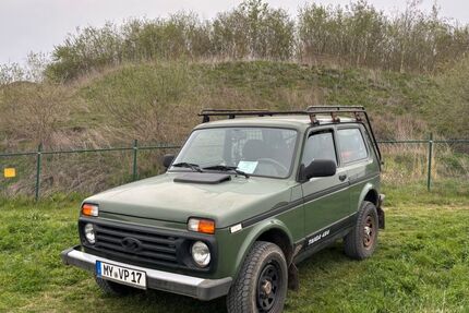 Lada Taiga 57.500 km 9.800 &euro; Nickenich 56645