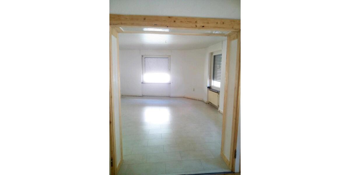 Etagenwohnung Raubach - 3 Zimmer, 100 m&sup2;, 700&euro; | Angebot:24591151