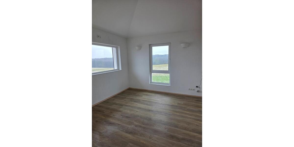 Etagenwohnung Dierdorf - 4 Zimmer, 214 m&sup2;, 1.550&euro; | Angebot:25497965