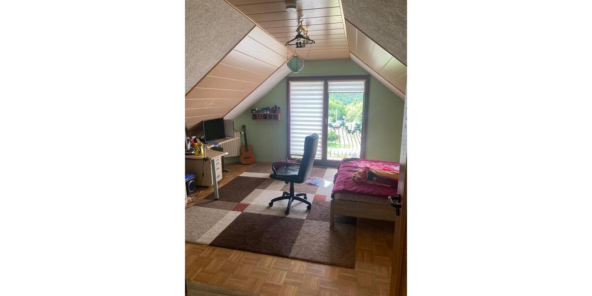 Dachgeschoßwohnung Halsenbach - 3 Zimmer, 90 m&sup2;, 570&euro; | Angebot:25177006