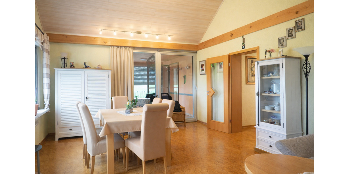 Dachgeschoßwohnung Dieblich - 4 Zimmer, 120 m&sup2;, 890&euro; | Angebot:25942877