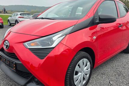 Toyota Aygo (X) 12.000 km 10.990 &euro; Oberwinter 53424