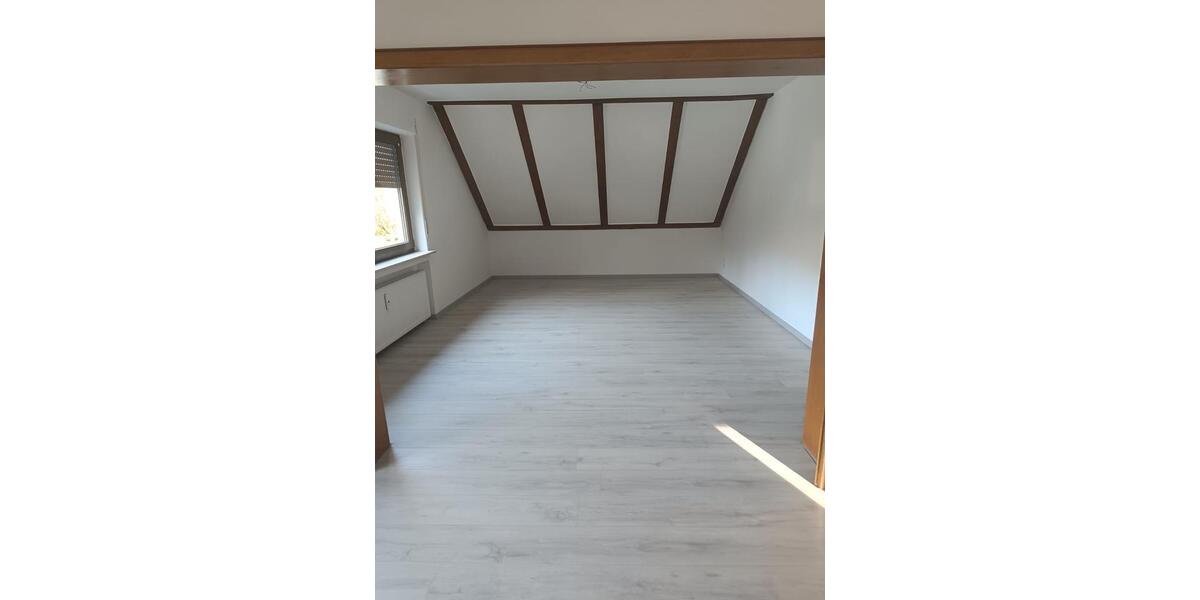 Dachgeschoßwohnung Kleinmaischeid - 4 Zimmer, 103 m&sup2;, 550&euro; | Angebot:25590919