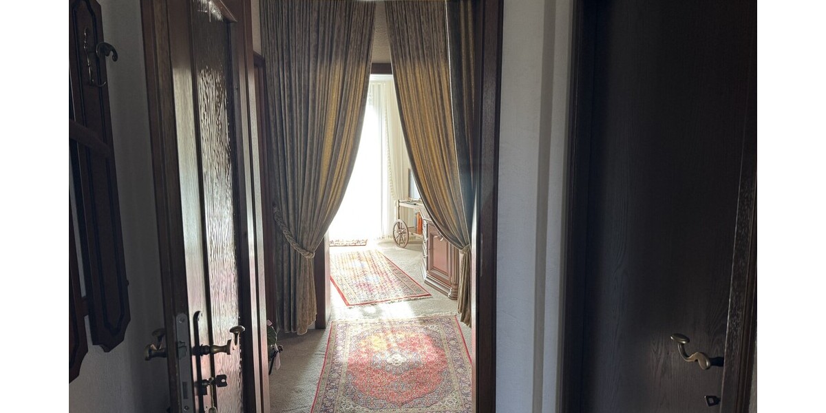 Zwei-Parteienhaus mit Baugrund - Zweifamilienhaus Niederzissen | Angebot:25145612