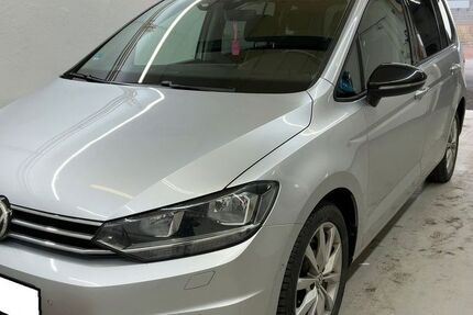 VW Touran 108.000 km 18.490 &euro; Oberwinter 53424