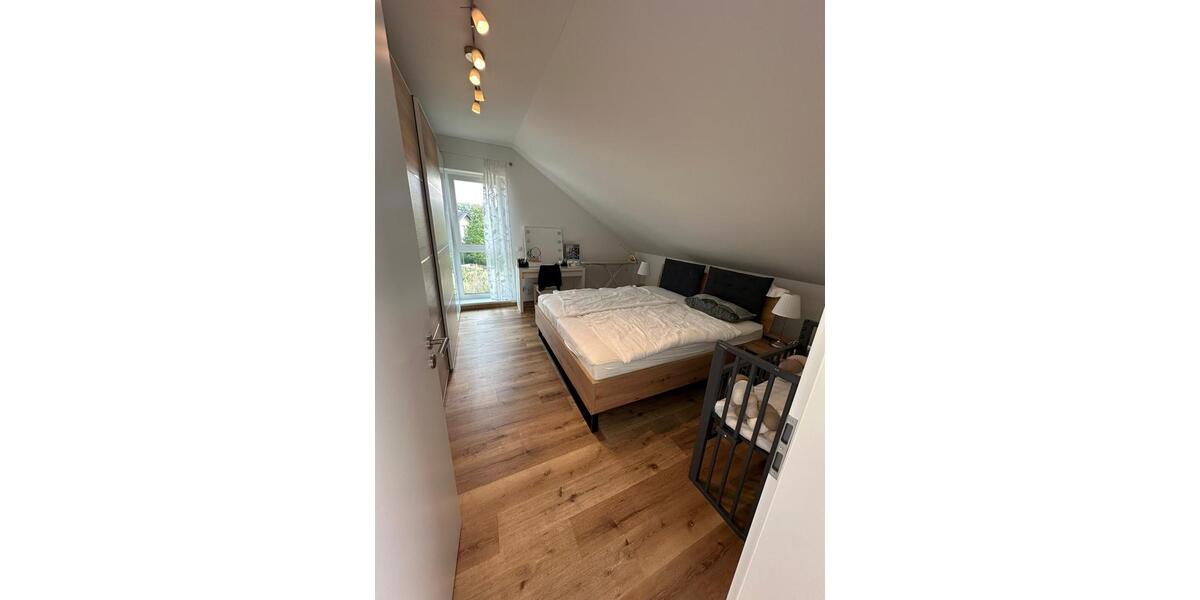Dachgeschoßwohnung Kleinmaischeid - 4 Zimmer, 131 m&sup2;, 1.280&euro; | Angebot:25961988