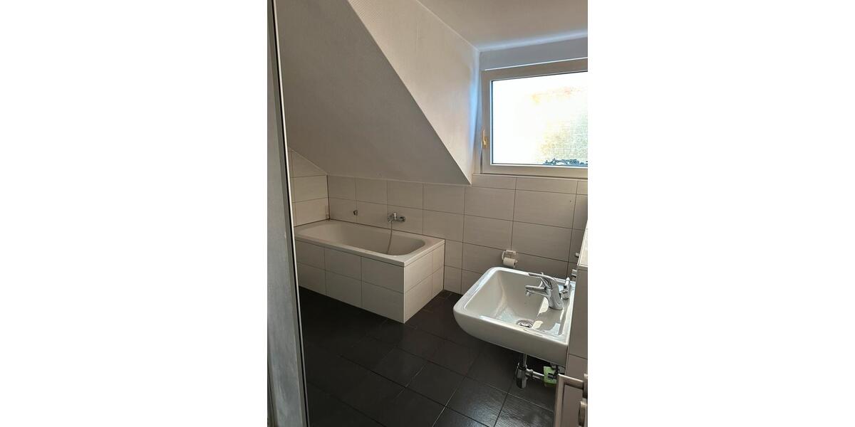 Dachgeschoßwohnung Bad Hönningen - 3 Zimmer, 58 m&sup2;, 550&euro; | Angebot:25300318