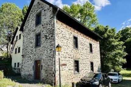 Haus Münstermaifeld Küttig - 6 Zimmer, 220 m&sup2;, 299.000&euro; | Angebot:25973807