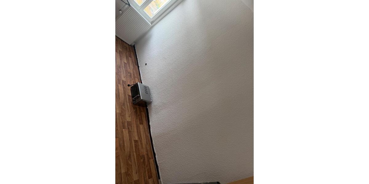Etagenwohnung Dahlheim - 7 Zimmer, 180 m&sup2;, 700&euro; | Angebot:25870790